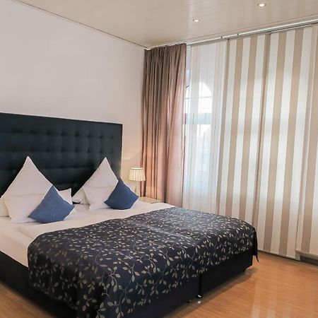Hotel Service Apartments Am Prinzenplatz カンプ・リントフォルト エクステリア 写真