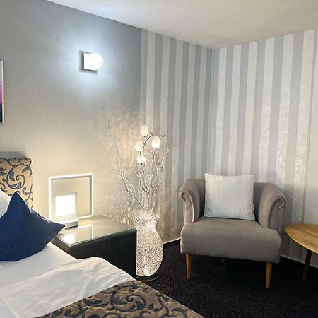 Hotel Service Apartments Am Prinzenplatz カンプ・リントフォルト エクステリア 写真