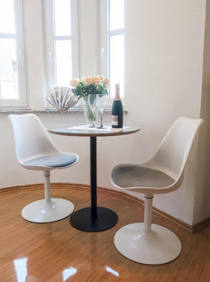Hotel Service Apartments Am Prinzenplatz カンプ・リントフォルト エクステリア 写真