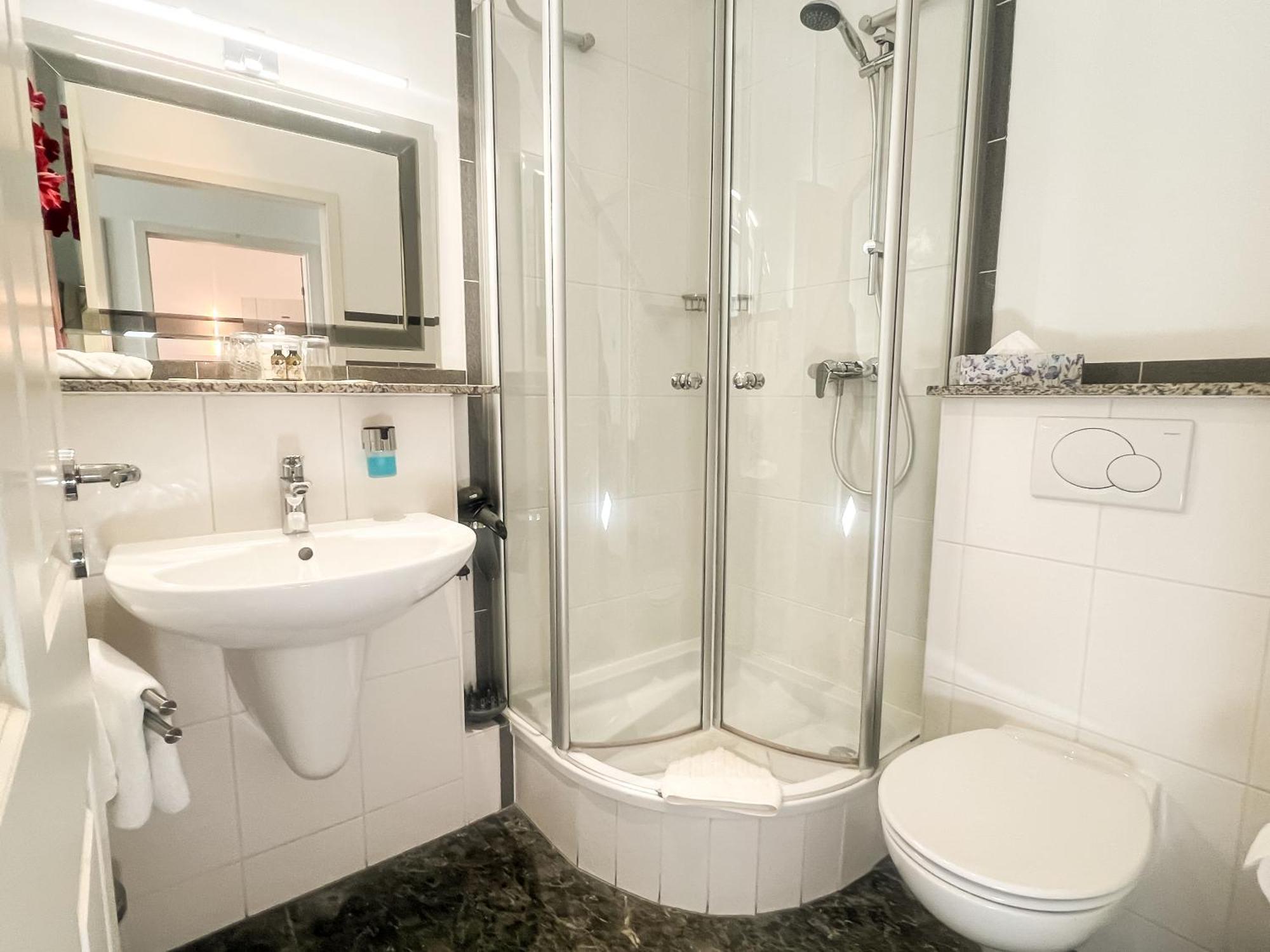 Hotel Service Apartments Am Prinzenplatz カンプ・リントフォルト エクステリア 写真