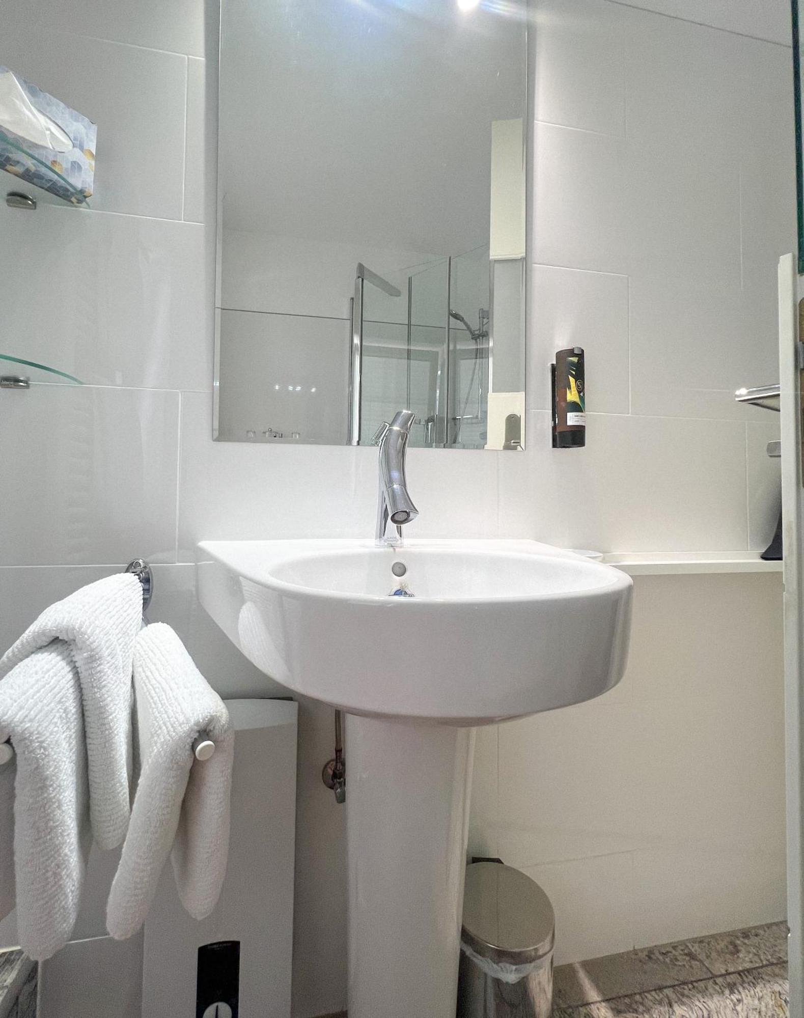 Hotel Service Apartments Am Prinzenplatz カンプ・リントフォルト エクステリア 写真