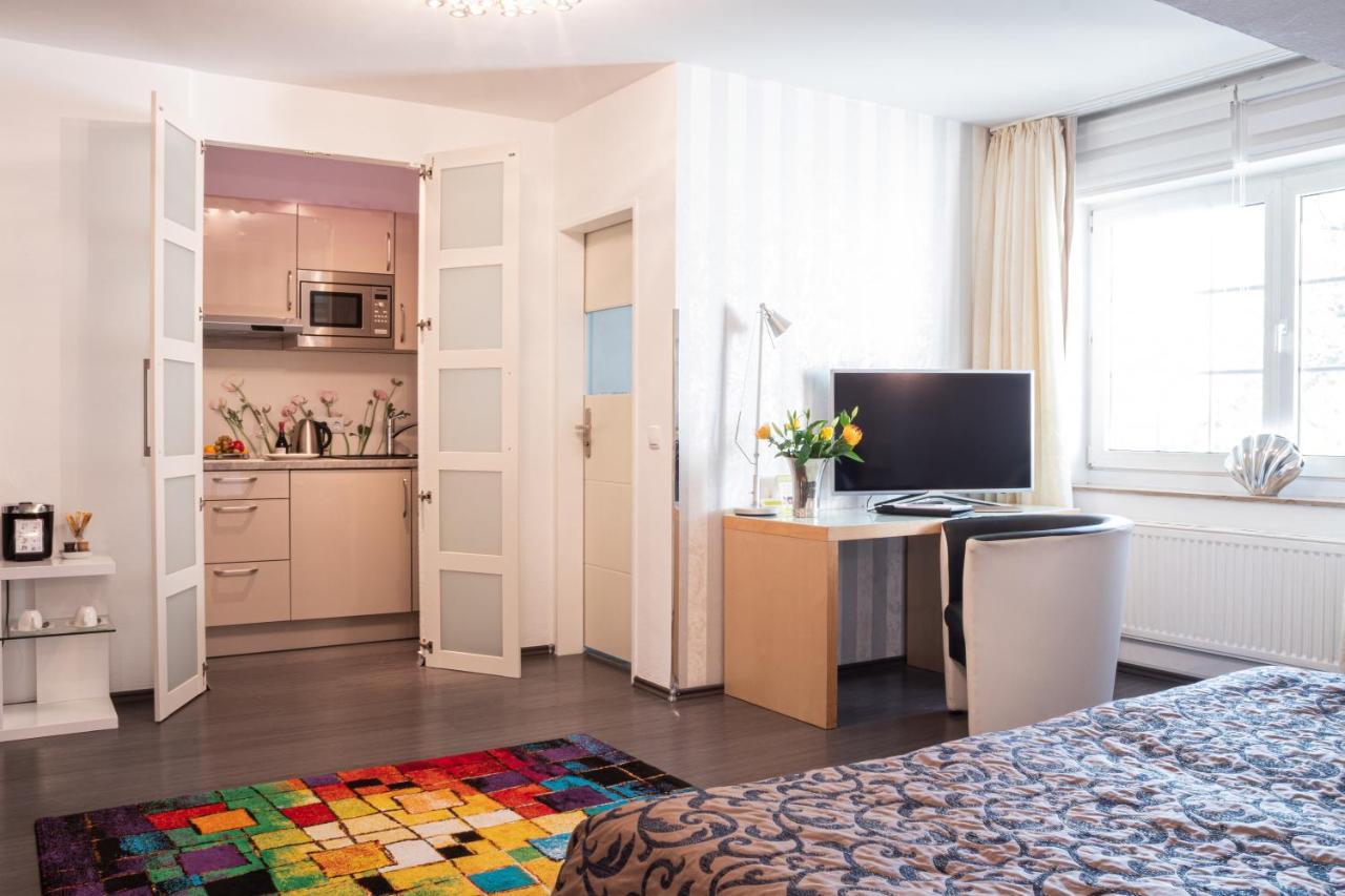 Hotel Service Apartments Am Prinzenplatz カンプ・リントフォルト エクステリア 写真
